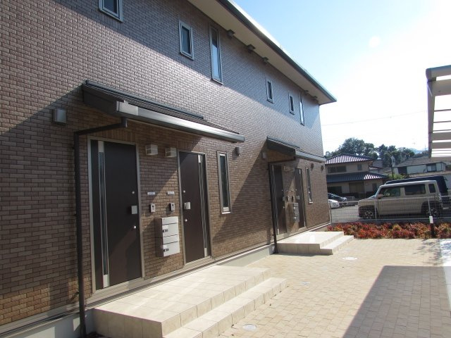 エール逆瀬川のエントランス