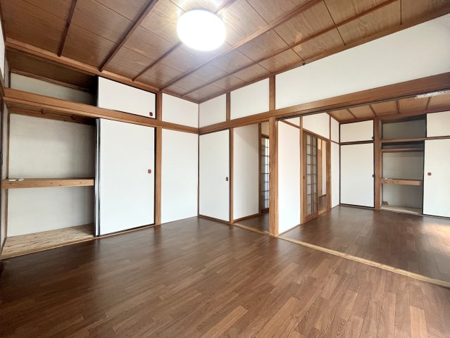 藤田町戸建ての洋室
