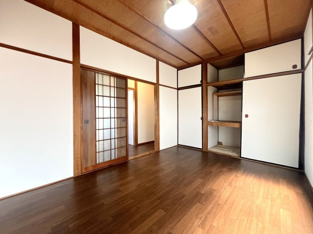 藤田町戸建ての洋室