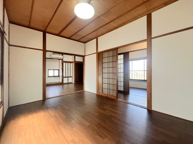 藤田町戸建ての洋室