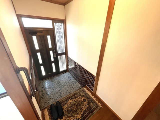 藤田町戸建ての玄関