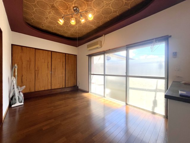 藤田町戸建ての洋室