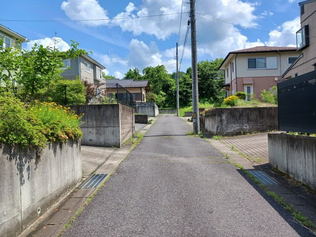 【前面道路含む現地写真】