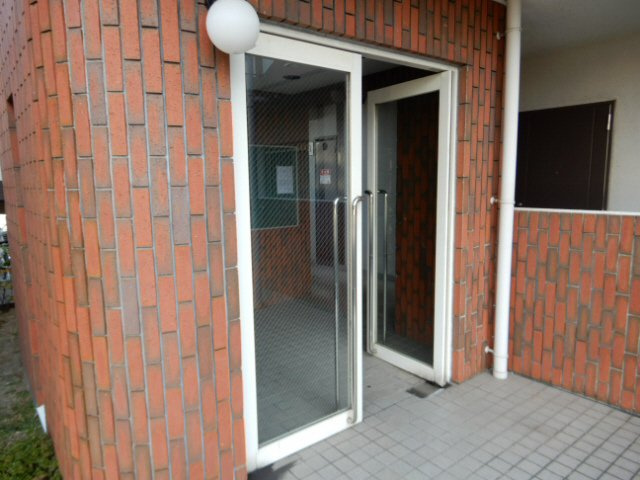 コスモハイツのエントランス
