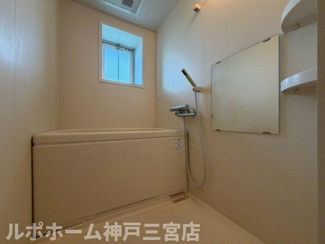ラウェゾン北野の浴室