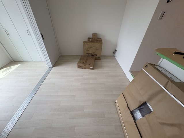 リアコート千里丘ⅠSOUTHの居間・リビング