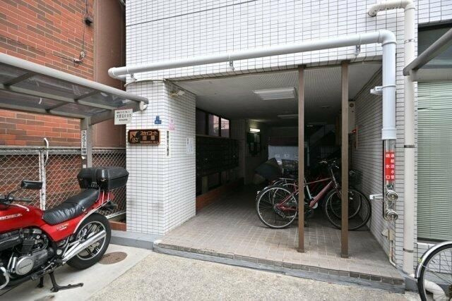 スカイコート田端のエントランス