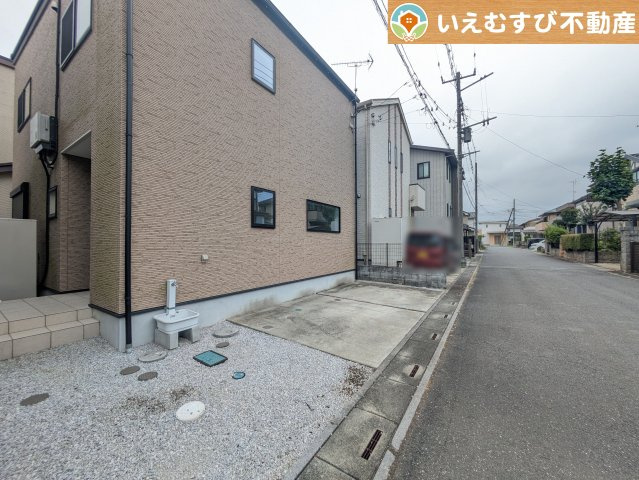 滑川町月の輪6丁目　中古戸建の駐車場