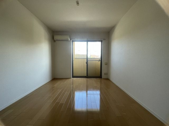 グランドアマレーⅢ番館の寝室|クローゼット付の洋室です☆