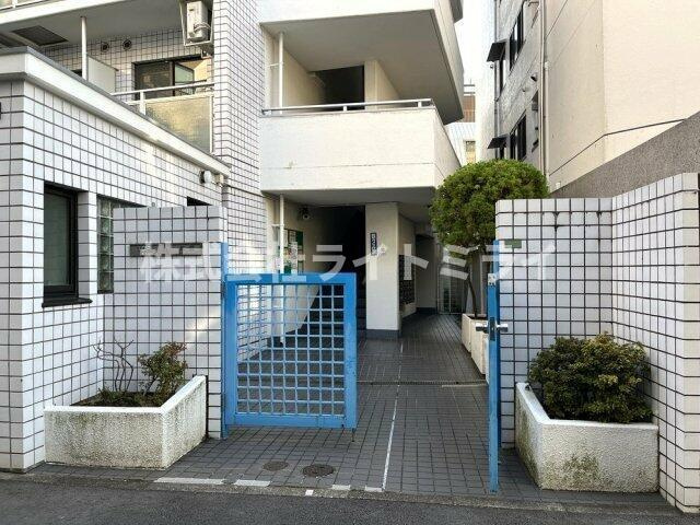 トップ本郷のエントランス