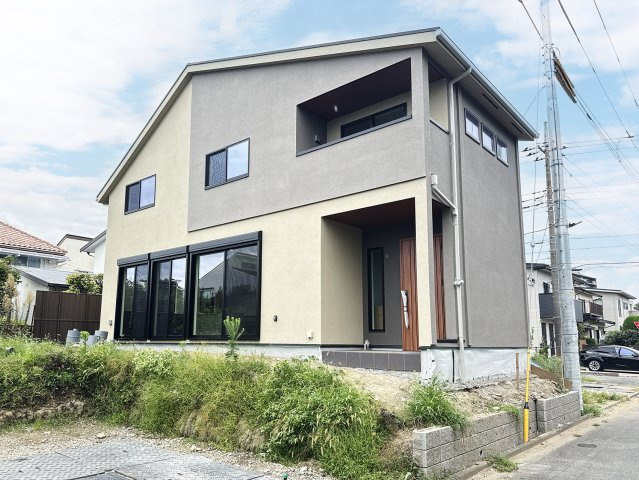 こどもの国駅徒歩10分◆カースペース３台◆太陽光発電×蓄電池～成瀬台 新築戸建～2棟