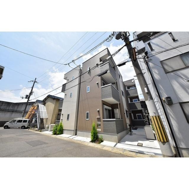 京都市山科区東野狐藪町のアパートの外観