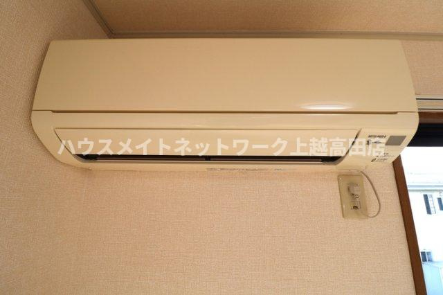 ロイヤルコートの設備|エアコン（参考反転タイプ室内写真201号室）