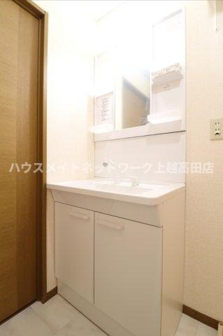 ロイヤルコートの独立洗面台|洗髪洗面化粧台（参考反転タイプ室内写真201号室）