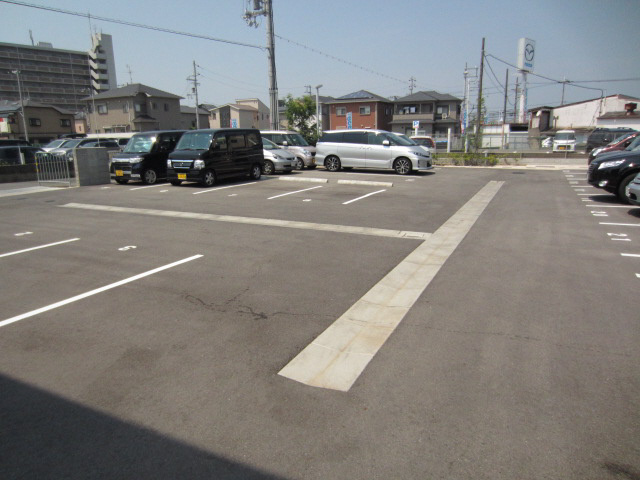 【駐車場】