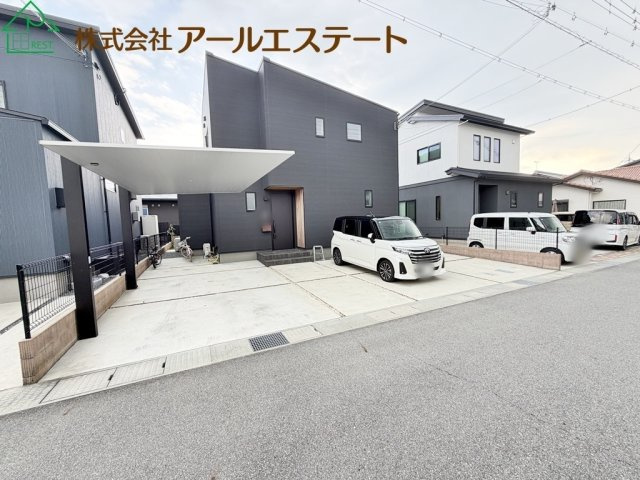 加古郡稲美町加古　　中古戸建の前面道路含む現地写真
