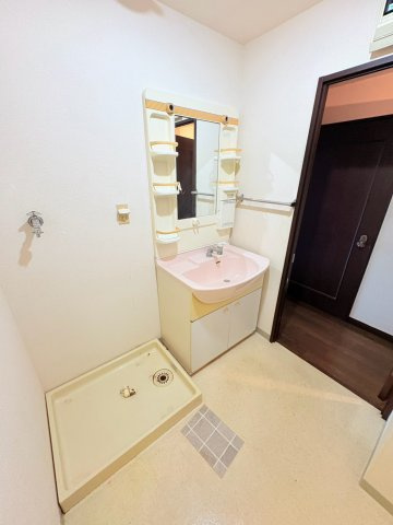 トーカンマンション昭和町の独立洗面台
