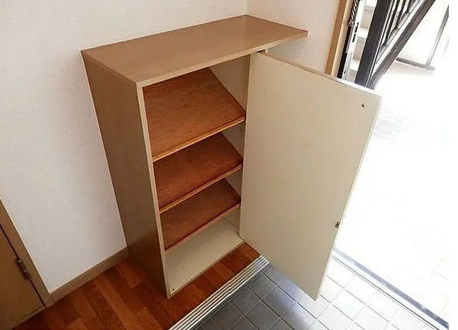 サンビレッジ花畑Cの玄関