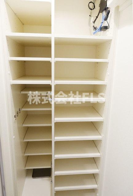 港区南青山７丁目の賃貸マンションの収納