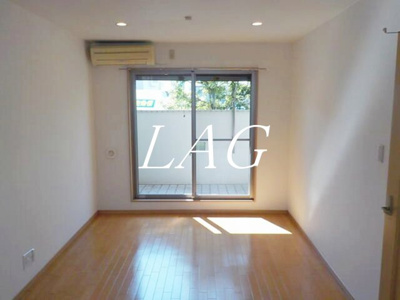 【居間・リビング】 | ＢＡＹ　ＳＩＤＥ　ＣＯＵＲＴ弐番館 | 洋室のお部屋です。