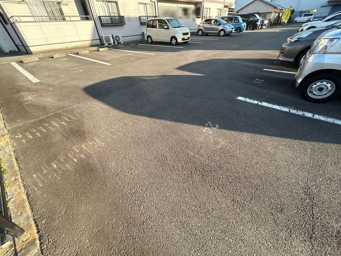 ツインベル長澤の駐車場
