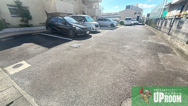 メゾン志水の駐車場