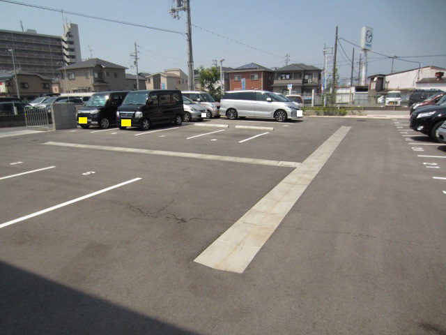 【駐車場】