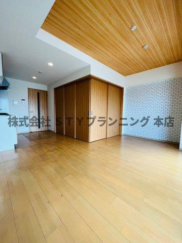 仲介手数料０円！！Pura Vida花の木の居間・リビング