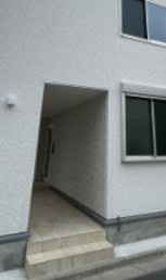 Holomua宝町のエントランス