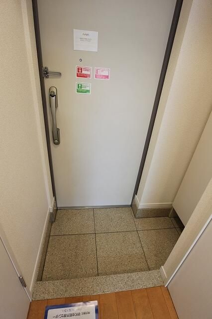 ステージファースト西早稲田の玄関