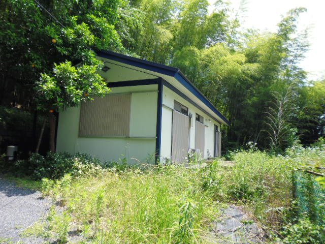 里山ＢＡＳＥ（旧名称：寿別荘）の外観