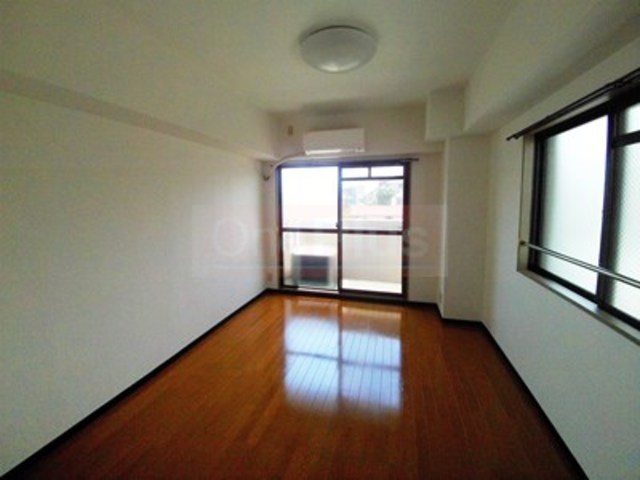 エステムコート芦屋西の洋室