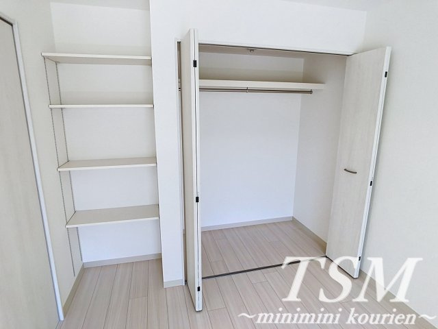 メゾンレヴナ木田町の収納