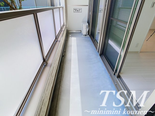 メゾンレヴナ木田町のバルコニー