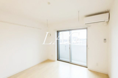 【居間・リビング】 | クレセール | 洋室のお部屋です。