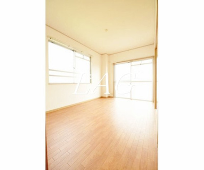 【居間・リビング】 | ＥｓｔａｔｅＹＡＭＡＺＡＫＩ | 洋室のお部屋です。