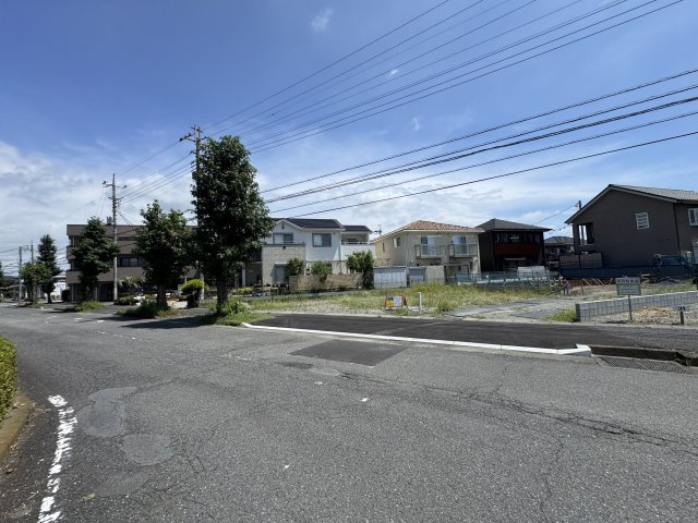 新築　高崎中居町4丁目の前面道路含む現地写真|現地写真　西側接道幅員約23.2ｍ