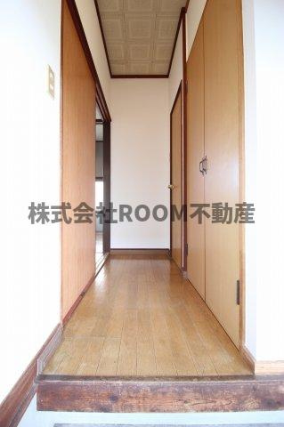 ひなたビレッジ都北の内装|明るい室内です