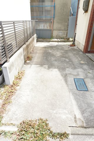 中古戸建　守口市大庭町1丁目（昭和51年築）【フルリノベ済】の駐車場
