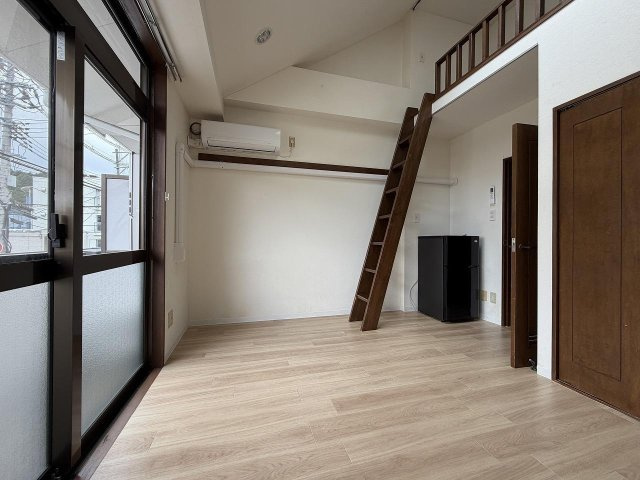 【洋室】アルファ愛宕橋壱番館