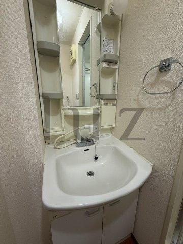 アービル・ナカの洗面所
