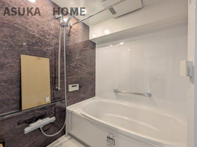 東急ドエル江田ロビ二アの浴室|毎日の疲れを癒すバスタイム。浴室換気乾燥暖房機付きでお風呂の環境の維持にも！