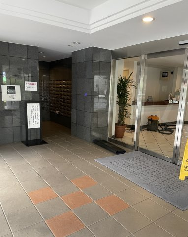 リシェ広尾のエントランス