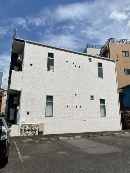 リバティー名駅の駐車場