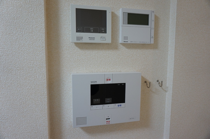 クロシェット町田のセキュリティ|SECOMのセキュリティー、モニターつきインターホン