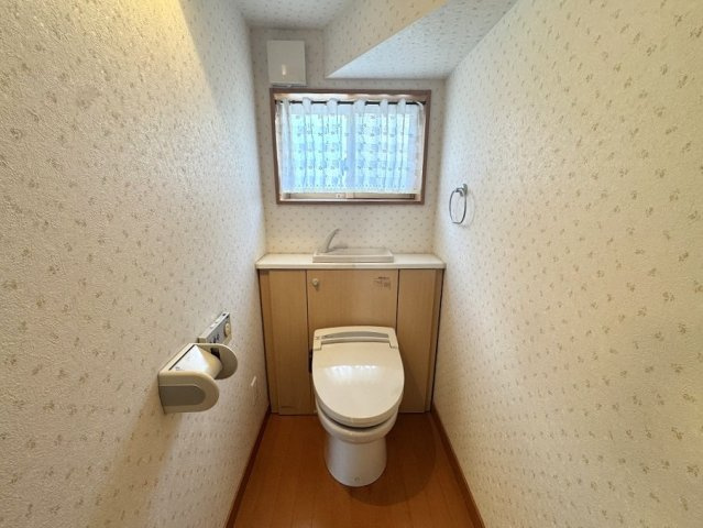 石渡中古住宅のトイレ|1階トイレ