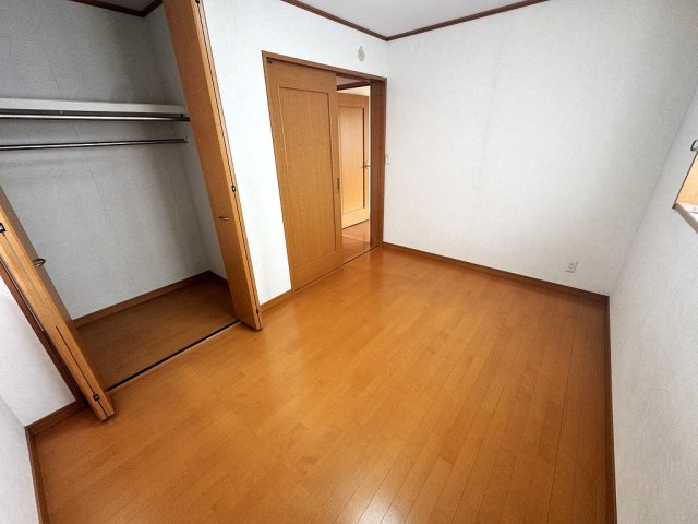 石渡中古住宅の洋室|洋室5.66帖