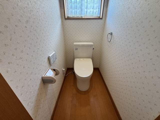 石渡中古住宅のトイレ|2階トイレ