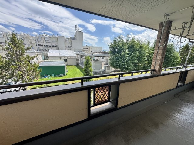 石渡中古住宅のバルコニー