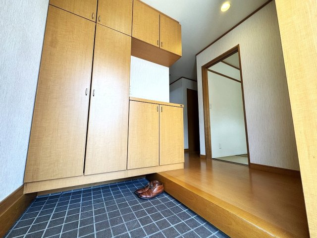 石渡中古住宅の玄関